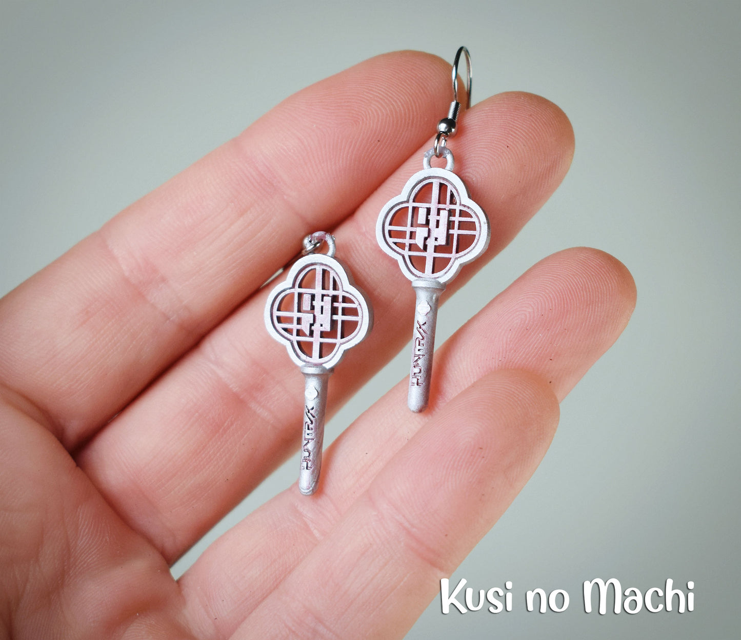 Boucle d'oreille Huntrix