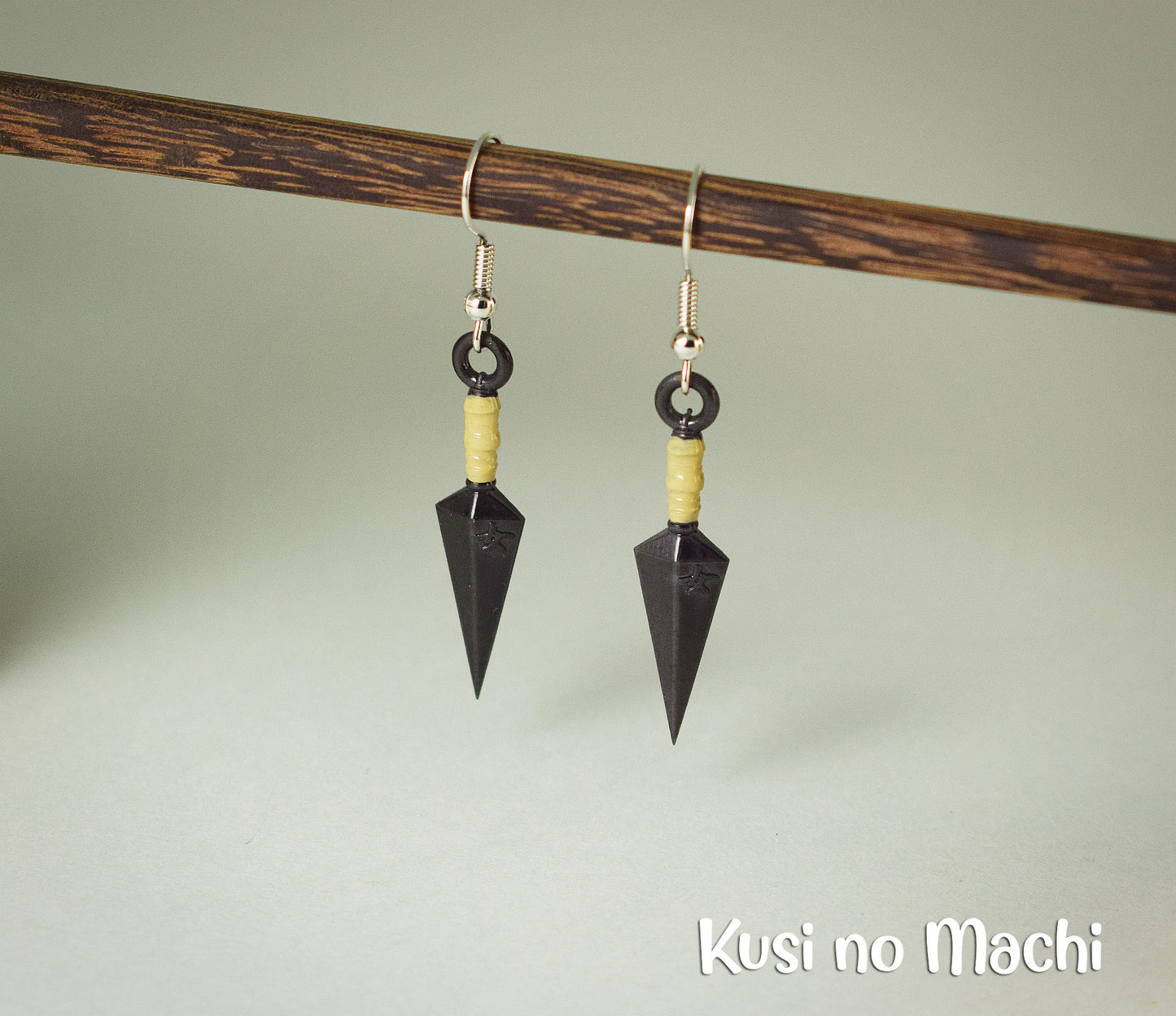 Boucle d'oreille Kunai Noire