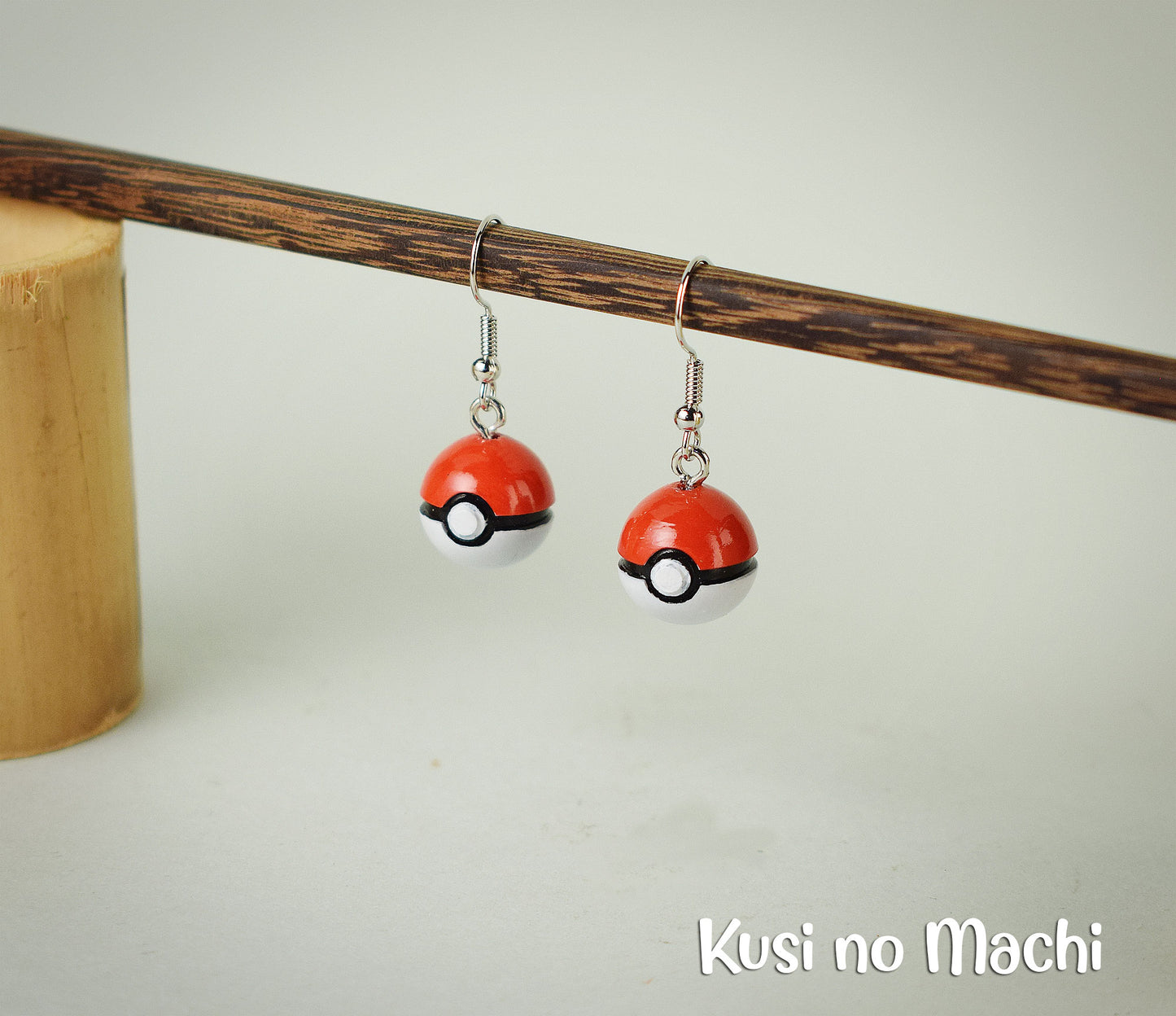 Boucle d'oreille Pokéball
