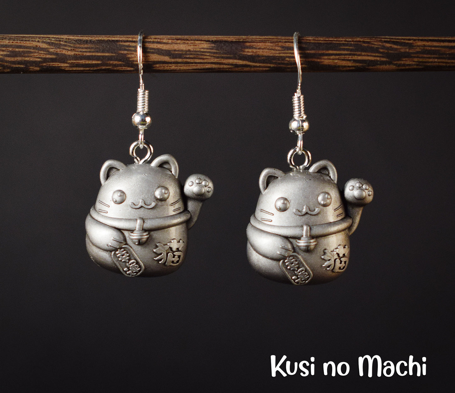 Boucle d'oreille Maneki Neko 招き猫
