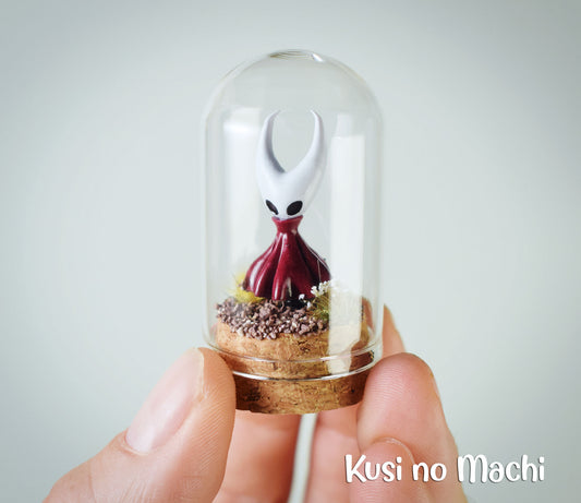 Mini Cloche Hornet
