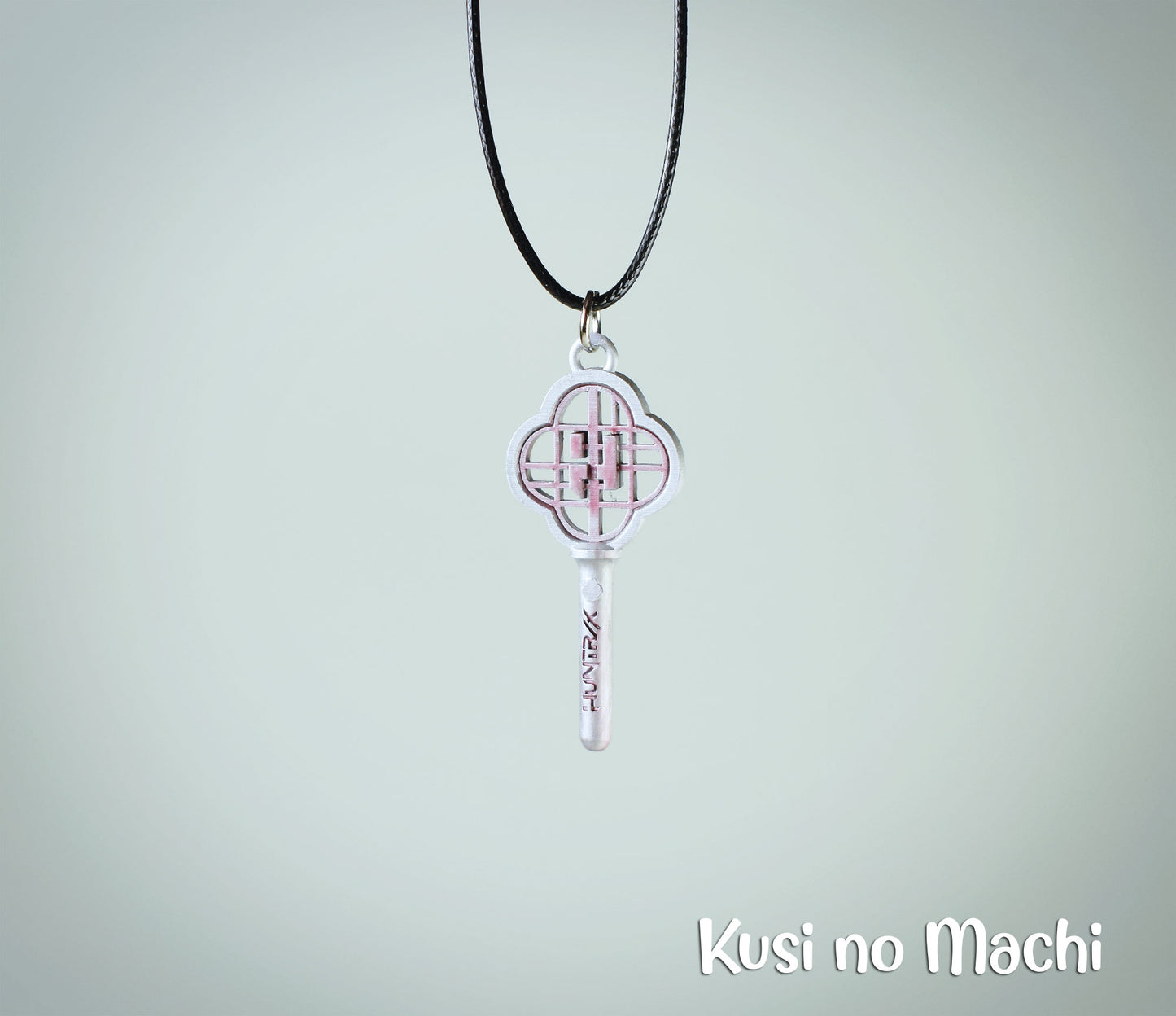 Pendentif Stick Huntrix